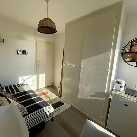 Independent Room With Stunning View In Pully Gasthof Cully VD