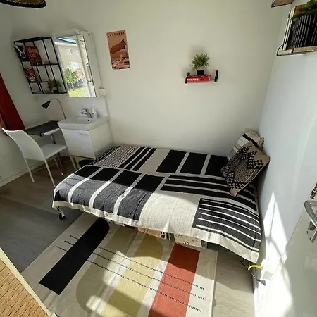 Independent Room With Stunning View In Pully * Cully VD