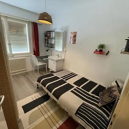 Independent Room With Stunning View In Pully