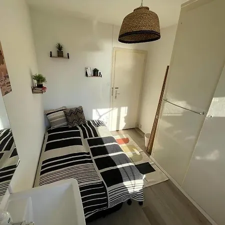 Independent Room With Stunning View In Pully Guest house Cully