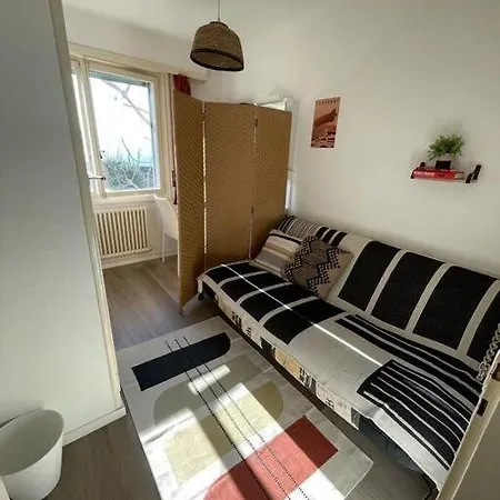 Guest house Independent Room With Stunning View In Pully *